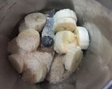 A picture of step 2 of Sharjah shake A healthy shake.