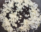Foto del paso 1 de la receta: 🍝 Espaguetis bechamel de champiñones, bacon y maíz 🥓🌽