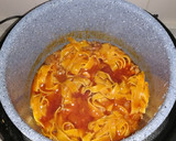 Foto del paso 6 de la receta: Nidos de pasta al huevo en salsa bolognesa (Olla Gm g)
