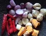 Foto langkah ke 3 dari resep Tumis labu Siem mix udang,bumbu kuning.