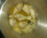 Foto del paso 4 de la receta: Muslos de pollo en salsa en la olla express