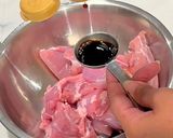 A picture of step 1 of Deep fried chicken with leek sauce.