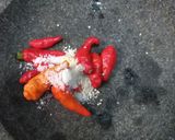 Foto langkah ke 1 dari resep Sambal Tempong Khas Banyuwangi.