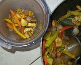 Foto langkah ke 3 dari resep Golden Beef Curry.