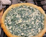 A picture of step 6 of Spinach & cottage cheese quiche.