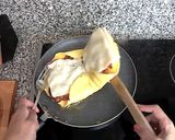 Foto del paso 6 de la receta: Sándwich envuelto en tortilla relleno de bacon y queso
