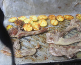 Foto del paso 4 de la receta: Cordero con patatas al grill doble