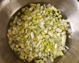 Foto del paso 3 de la receta: Ensalada de pollo con ajopuerros