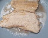 Foto del paso 3 de la receta: Milanesas de Pescado 🐠 de Cazón, con Papas🥔 aplastadas al horno