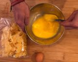Foto del paso 1 de la receta: Tortilla de patatas con patatas de bolsa