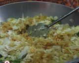 A picture of step 3 of Nylon poha roasted chiwda.
