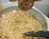 Foto langkah ke 5 dari resep Spagetti Aglio e Olio Topping Udang.