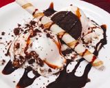 A picture of step 5 of Cake Cream Crunch Ice-cream.