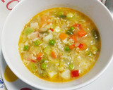 Foto del paso 6 de la receta: Sopa de ensaladilla de verduras con arroz y algo más