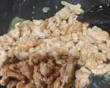 Gambar langkah 1 resipi Ayam Mamak Iceberg Lettuce Wraps.