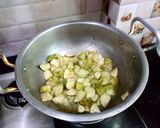 A picture of step 1 of Bhounwa kadu chicken.