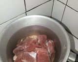 Foto langkah ke 1 dari resep Semur daging kentang pedas.