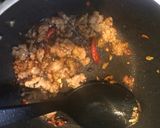 รูปขั้นตอนการทำที่ 2 ของ ข้าวคลุกผัดกะเพราหมูสับไข่ดาวเมนูง่ายๆ ที่อร่อยด้วย