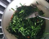 Foto langkah ke 4 dari resep Oseng Kangkung Saos Saori Saos Lada Hitam.