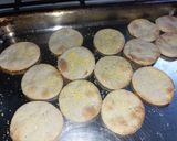 Foto del paso 5 de la receta: Galletas malteadas, sopladitas, con semillas o cara sucia en panetera
