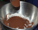 Foto del paso 2 de la receta: Bizcocho de remolacha y chocolate sobre culis de frambuesas