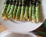 Foto langkah ke 3 dari resep Banana spring roll.