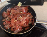 Foto del paso 6 de la receta: Arroz con rape y gambones, calabaza y espinacas