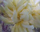 A picture of step 3 of Blooming fritter.