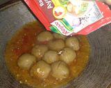 Foto langkah ke 4 dari resep Tumis Bakso Asam Manis.