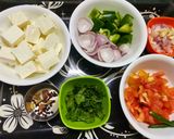 A picture of step 1 of Shahi Paneer Angara.