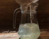 صورة لخطوة 3 من وصفة عصير الليمون والروز ميري