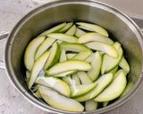 A picture of step 1 of Pickled Mangoes.