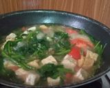 Foto langkah ke 4 dari resep Tumis Kuah Kangkung Tahu.