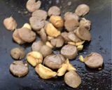 Foto langkah ke 2 dari resep Tumis Sawi Putih Bakso.
