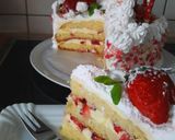Pas rețetă Tort cu cremă de vanilie, căpșuni și frișcă 12 fotografie