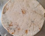 A picture of step 4 of Aloo Paratha.
