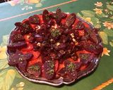 Une image de l'étape 11 de Salade de betteraves aux tomates, bleu d'Auvergne et herbes sauce balsamique.