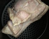 รูปขั้นตอนการทำที่ 5 ของ หมูกรอบ (หม้อทอดไร้น้ำมัน)