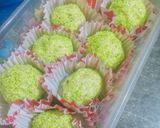 A picture of step 6 of Green coconut balls /laddu.