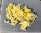 Une image de l'étape 6 de Flan de légumes aux saucisses et fromage roumains.