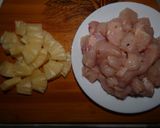 Foto del paso 4 de la receta: Pollo al curry con piña y leche de coco