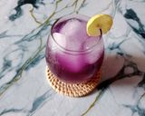 Foto langkah ke 4 dari resep Iced Butterfly Pea Flower Tea.