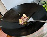 Gambar langkah 1 resipi Nasi Goreng Ikan.