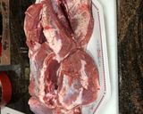 Foto del paso 2 de la receta: Paletilla de cordero al horno con cabeza de ajos y patata al horno