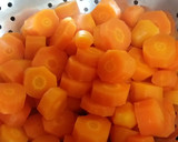 عکس مرحله 1 از دستور حلوای هویج