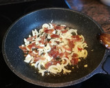Foto del paso 5 de la receta: Sepia con pesto Vidalim Omega 3 y calabacín salteado