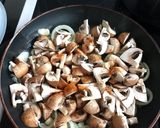 Foto langkah ke 3 dari resep Spaghetti Jamur.