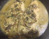 Foto del paso 5 de la receta Solomillo de pavo con hongos y salsa de kefir, cilantro y lima