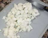 Foto del paso 3 de la receta: Tortilla de papas con longaniza y ajíes rojos