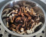 Gambar langkah 4 resipi Ayam stim bersama cendawan shiitake Dan shimeji.